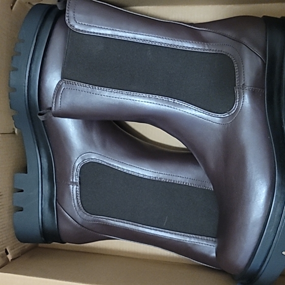 Woman's Brown Boots Shoedazzle - Picture 1 of 3
